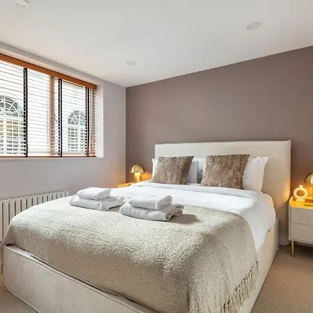 Prime Covent Garden Gem With Air-con