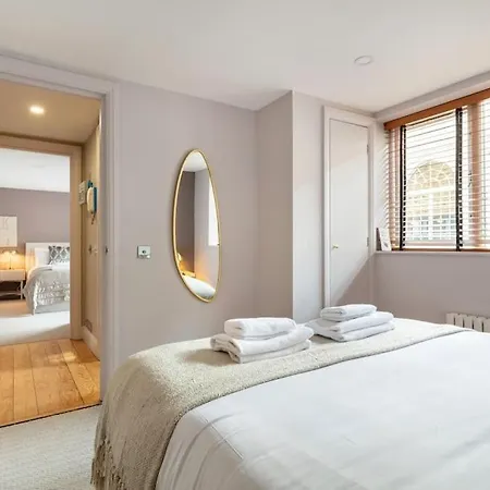 Prime Covent Garden Gem With Air-con