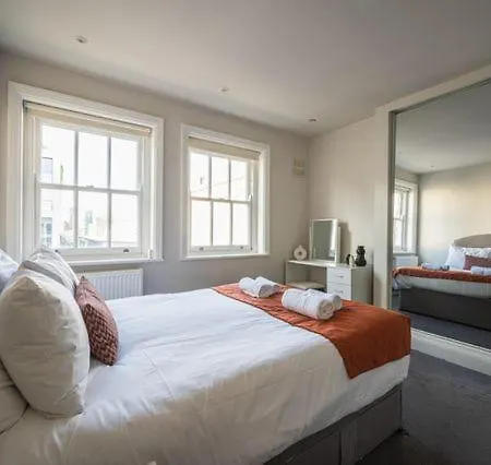 The Pride Of Paddington Hostel *