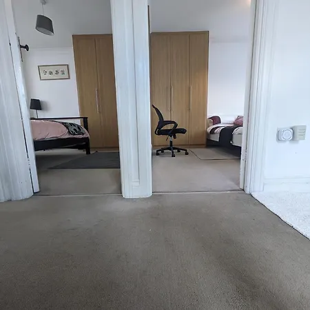 Cosy Relaxing 4 Bed With 2 Parking Space