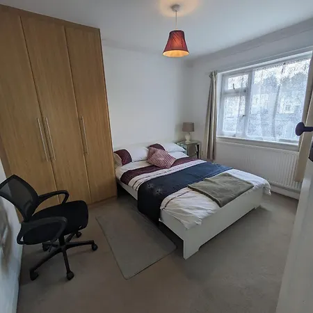 Apartment Cosy Relaxing 4 Bed With 2 Parking Space Hatch End