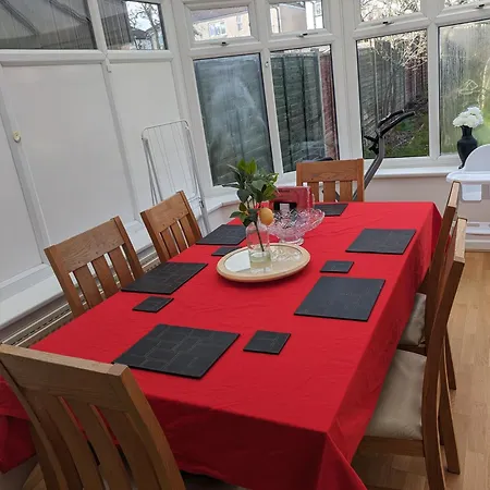 Apartment Cosy Relaxing 4 Bed With 2 Parking Space