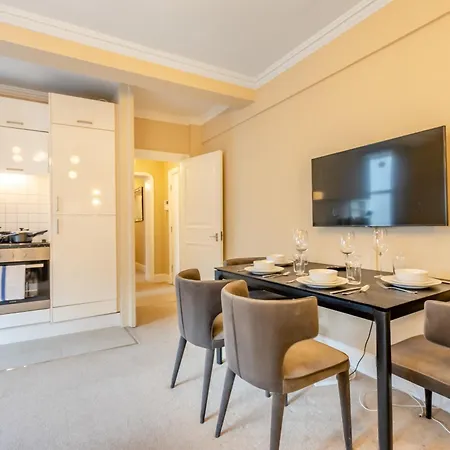 Apartment Hill Street Mayfair London