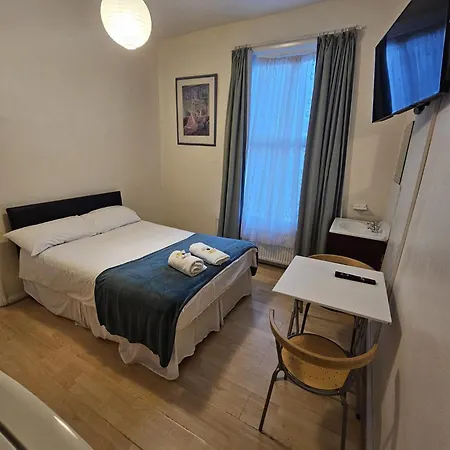 Bruce Guest house London