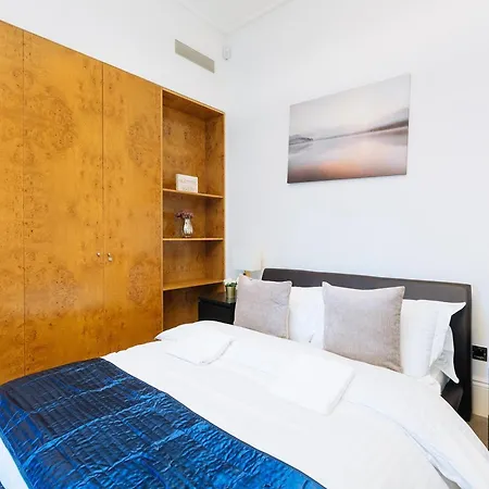 Hotel Curzon Residences