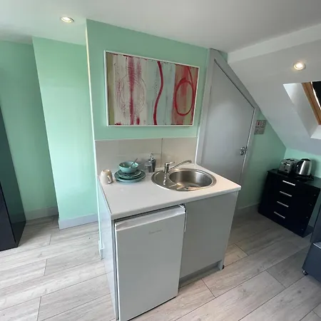 Guest house Letzi Premium Cozy Retreat Private En-suite Rooms, Heathrow Airport *