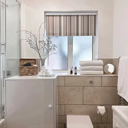 2-br Flat With Style And Comfort In St John's Wood *