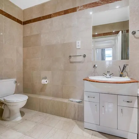 Spectacular 3 Bed In Berkeley Sq Mayfair Apartment London