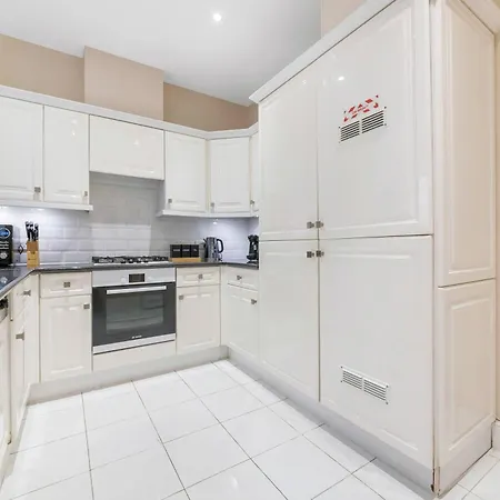 Apartment Spectacular 3 Bed In Berkeley Sq Mayfair London