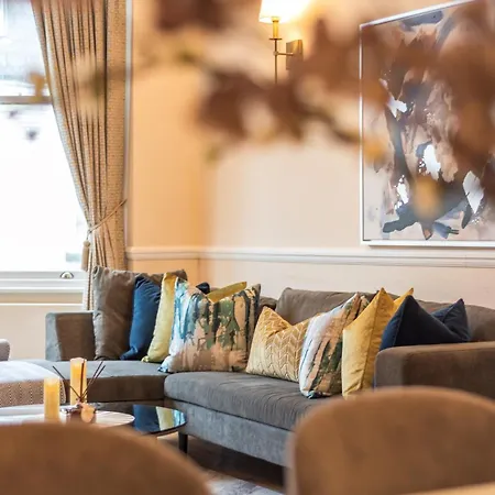Apartment Spectacular 3 Bed In Berkeley Sq Mayfair