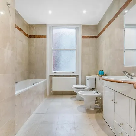 Spectacular 3 Bed In Berkeley Sq Mayfair Apartment
