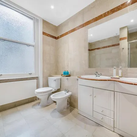Spectacular 3 Bed In Berkeley Sq Mayfair *