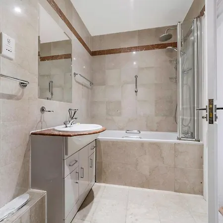 Apartment Spectacular 3 Bed In Berkeley Sq Mayfair London
