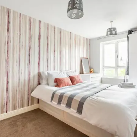 Lovely En-suite Double * London