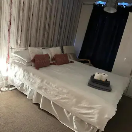 Lovely En-suite Double Privatunterkunft