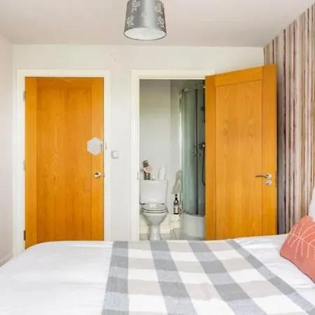 Privatunterkunft Lovely En-suite Double London