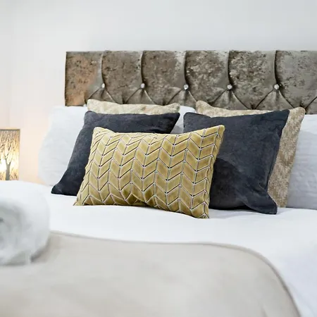 2bd Flat Opp Harrods - Sleeps 5 * London