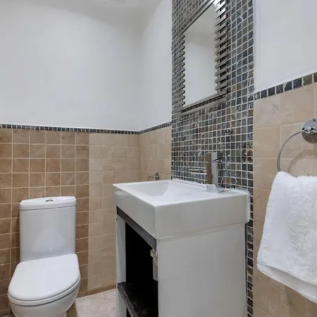 2bd Flat Opp Harrods - Sleeps 5 Apartment