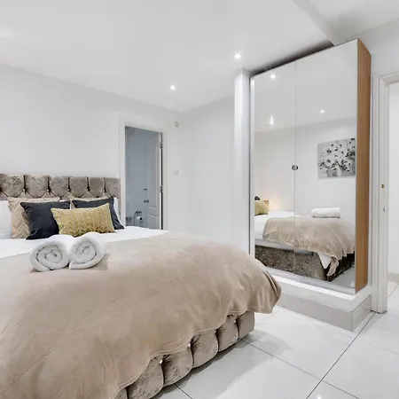 2bd Flat Opp Harrods - Sleeps 5