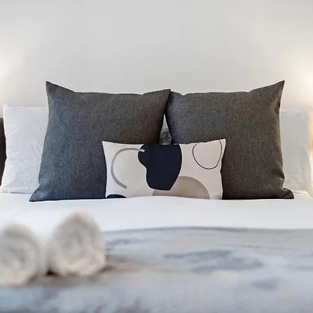 2bd Flat Opp Harrods - Sleeps 5 Apartment London