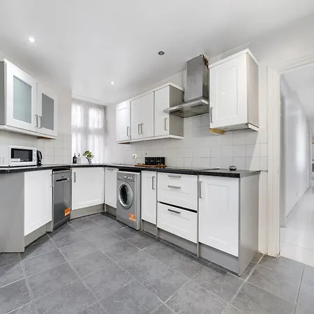 2bd Flat Opp Harrods - Sleeps 5