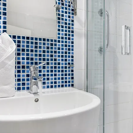 Apartment 2bd Flat Opp Harrods - Sleeps 5 *