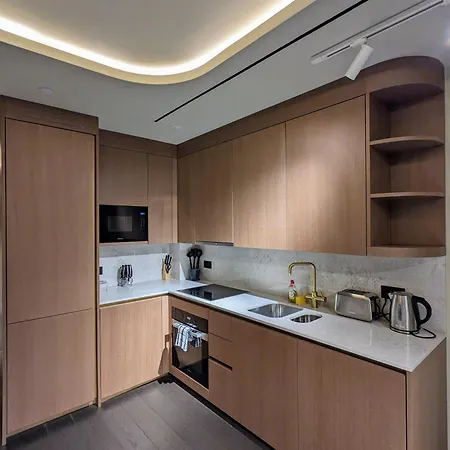 Soho Mandarin Apartment