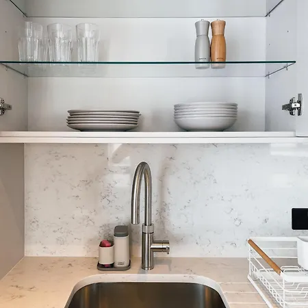 Luxe Penthouse Retreat: With Free Parking! *