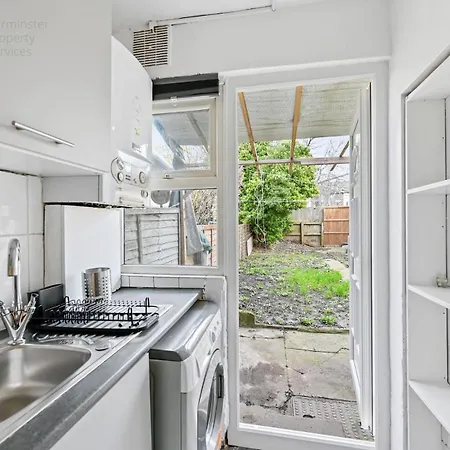 Cosy Tottenham Sleeps 4 Londen