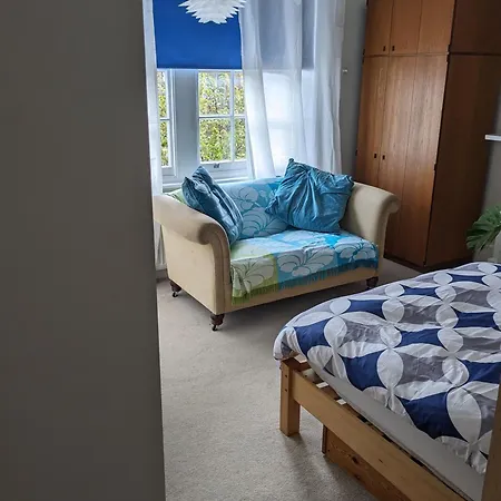 No 25 Comfort And Convenience Ensuite W7 * London