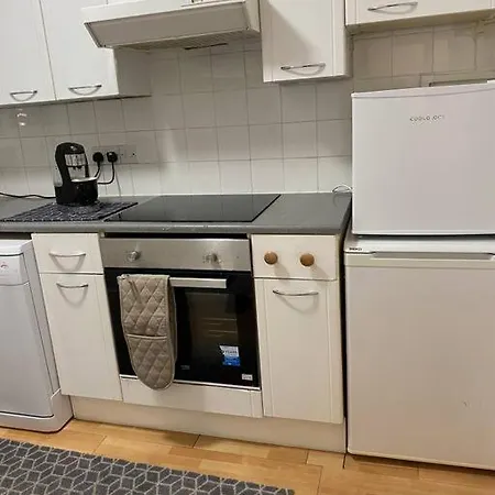 Entire Flat With A Big Living-room, Bedroom, Kitchen, And Bathroom Apartment *