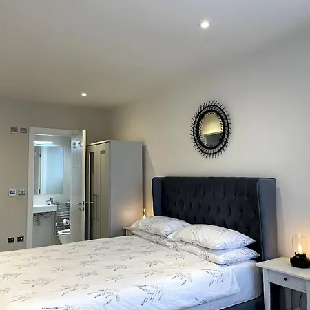 Southgate 2bed London