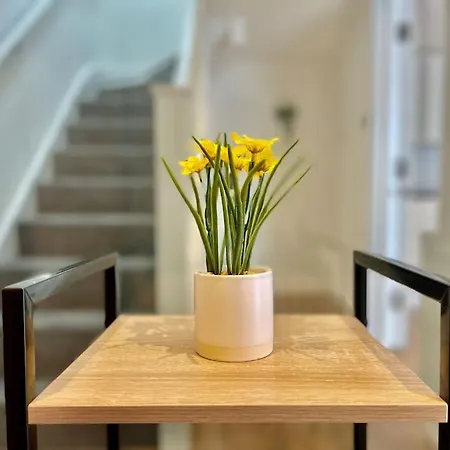 Holiday home Stylish Cosy 2 Bed With Free Parking