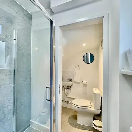 Holiday home Stylish Cosy 2 Bed With Free Parking *