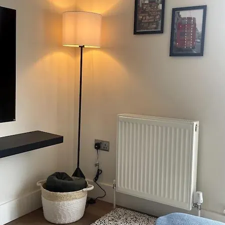 Southgate 2bed Apartment London