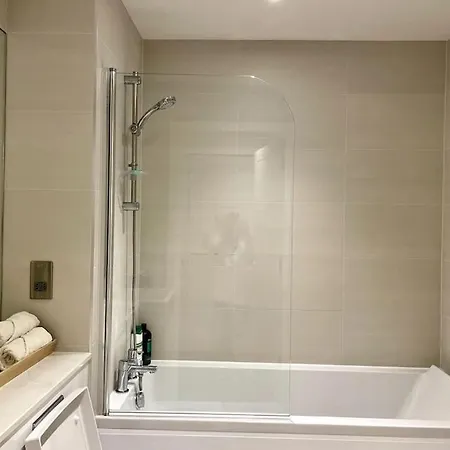 Southgate 2bed Apartment *