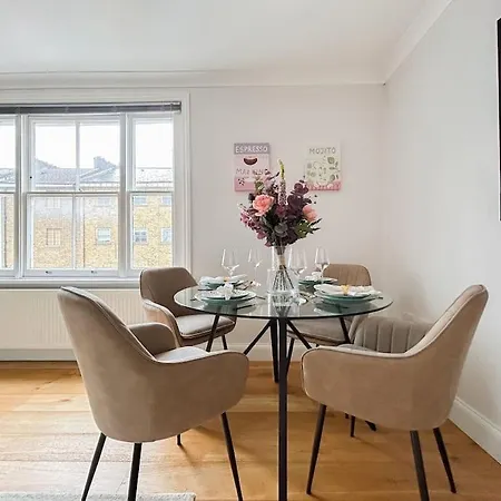 Charming One Bedroom Flat On Portobello Road Apartment