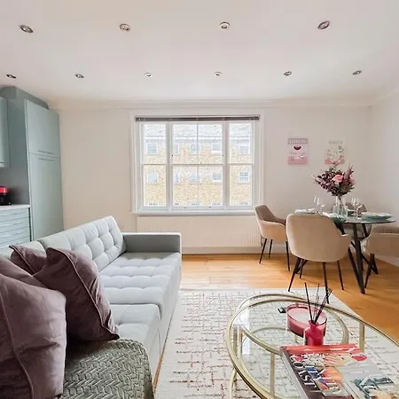 Charming One Bedroom Flat On Portobello Road