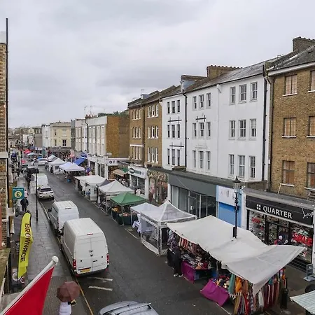 Charming One Bedroom Flat On Portobello Road *