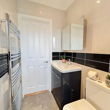 Charming One Bedroom Flat On Portobello Road * London