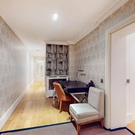 Stunning 2bd Flat In South Kensington With A Patio *