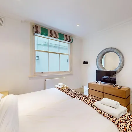 Stunning 2bd Flat In South Kensington With A Patio