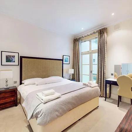 Stunning 2bd Flat In South Kensington With A Patio *