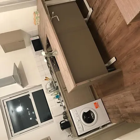 Apartment Charming 3-bed Flat In