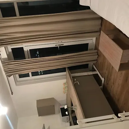 Charming 3-bed Flat In London