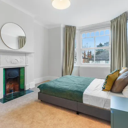 Homestay Windsor House Near The Park