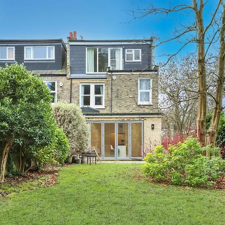 Windsor House Near The Park Homestay Hendon