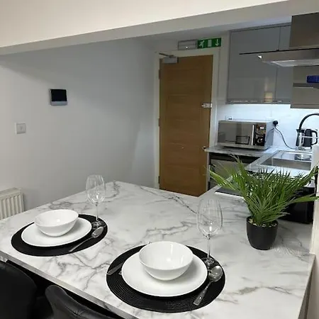 Apartment Stylish Entire 2bed *