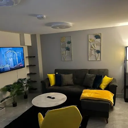 Stylish Entire 2bed Apartment