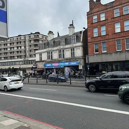 Stylish Entire 2bed Apartment *